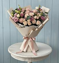 Букет цветов из:  Розы и Лизиантусы в Чупряково