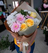 Букет цветов из:  Герберы, Розы и Хризантемы в Чупряково