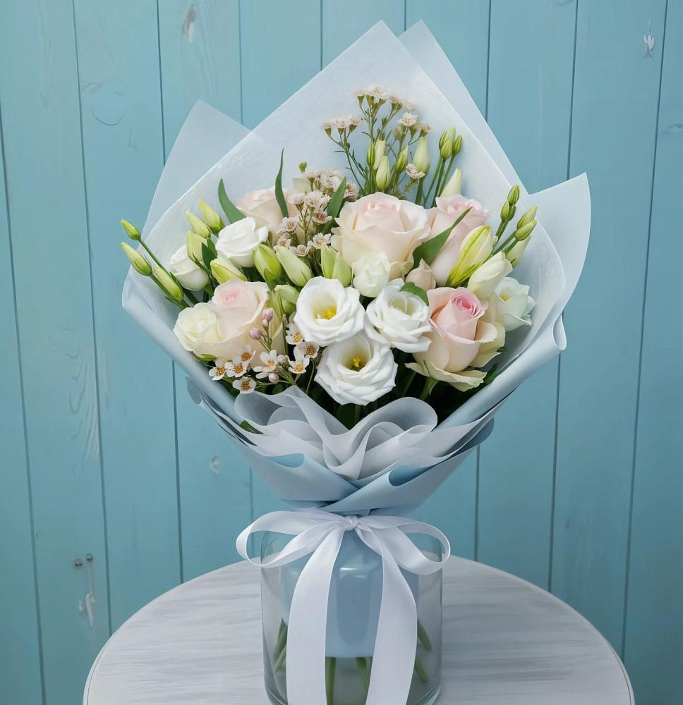 Букет цветов из: Розы и Лизиантусы в Чупряково