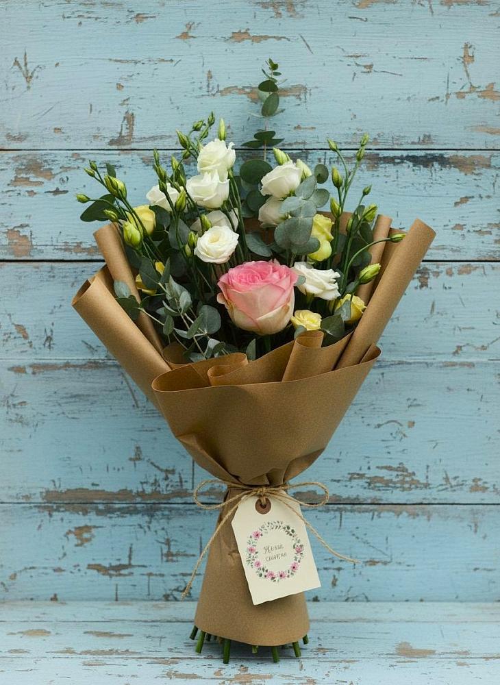 Букет цветов из: Розы и Лизиантусы в Чупряково