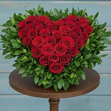 Цветочная композиция из Розы в виде сердца в Чупряково