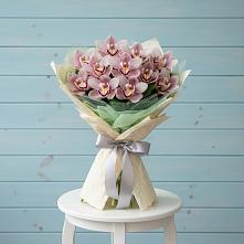 Букет цветов из:  Орхидеи и Розы в Чупряково