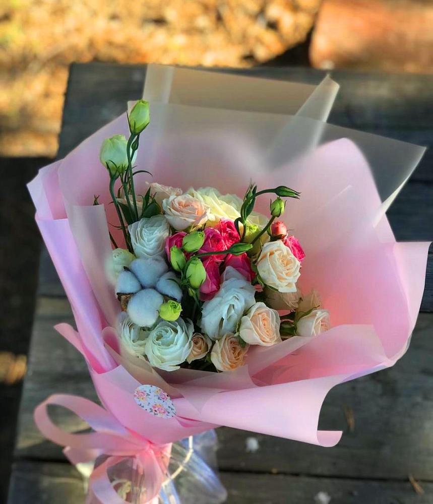 Букет цветов из: Розы и Лизиантусы в Чупряково