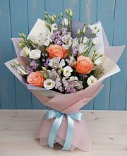 Букет цветов из:  Лизиантусы, Розы, Альстромерии и Гипсофила в Чупряково