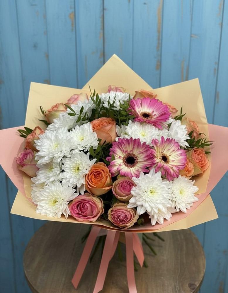 Букет цветов из: Розы, Герберы и Хризантемы в Чупряково