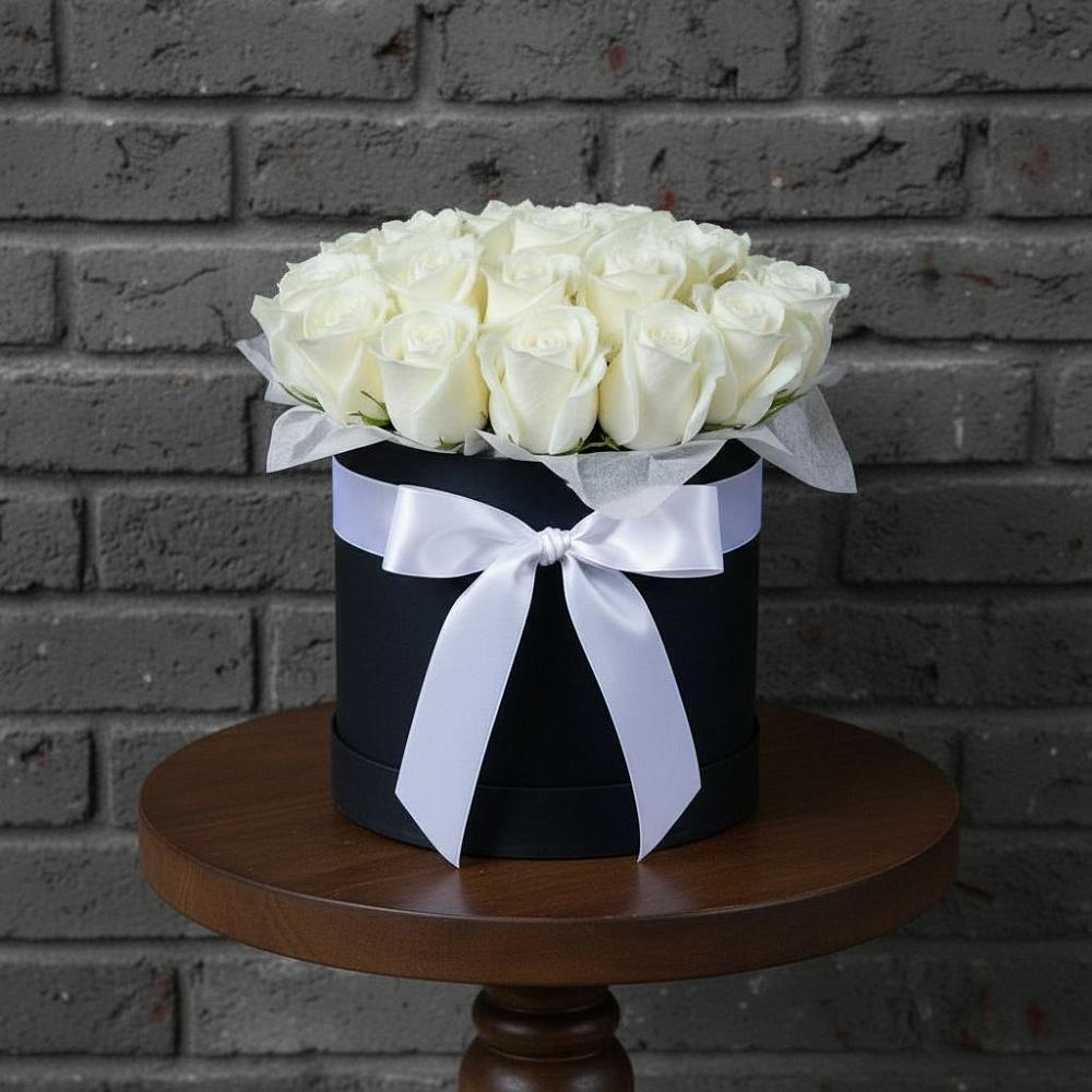 Цветочная композиция из Розы в шляпной коробке в Чупряково