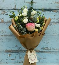 Букет цветов из:  Розы и Лизиантусы в Чупряково