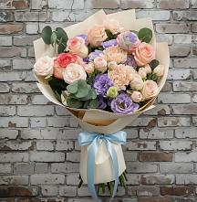 Букет цветов из:  Розы, Лизиантусы и Гвоздики в Чупряково