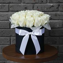 Цветочная композиция из Розы в шляпной коробке в Чупряково